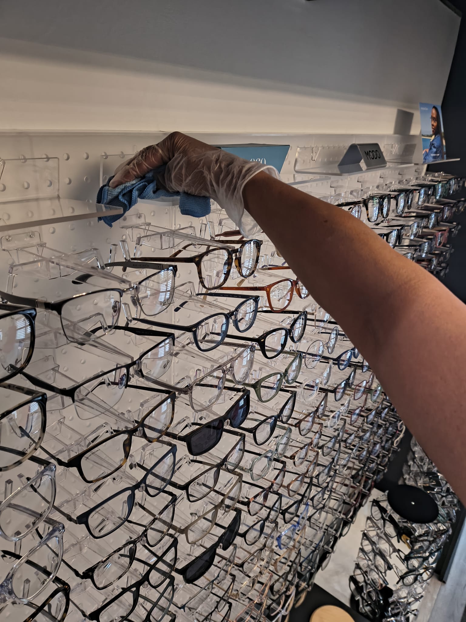Optical display cleaning